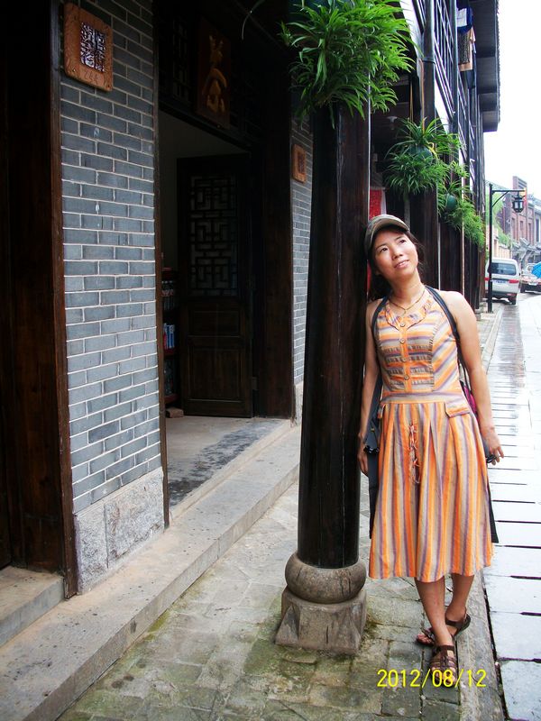 nEO_IMG_100_1024.jpg