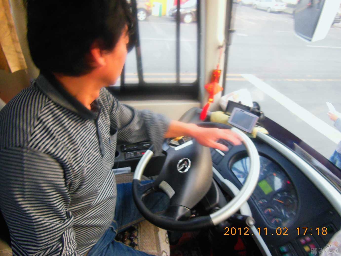 �ҹ������з��Ľ���777�ͻ���ͼ��Ϊ��ʻ��...