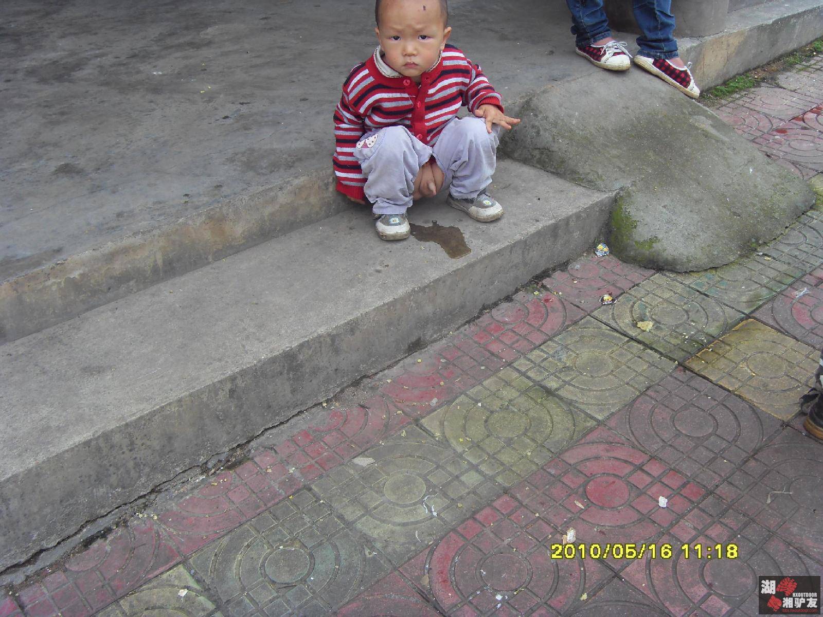 Table_SDC14266.jpg