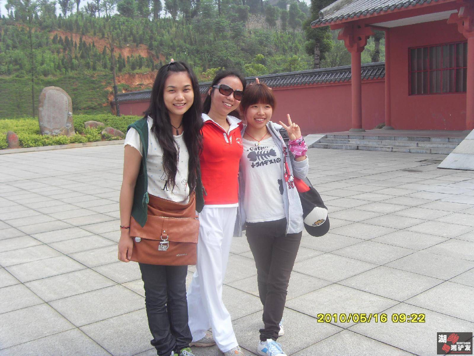Table_SDC14158.jpg